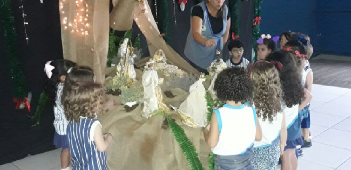 Colégio Padrão Internacional em clima de Natal