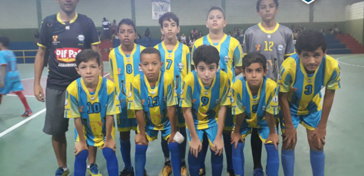 Equipes sub-11 e sub-13 garantem vaga na final do Torneio de Verão de Futsal 